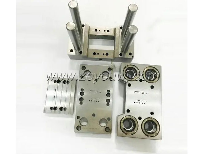 载带冲孔模具